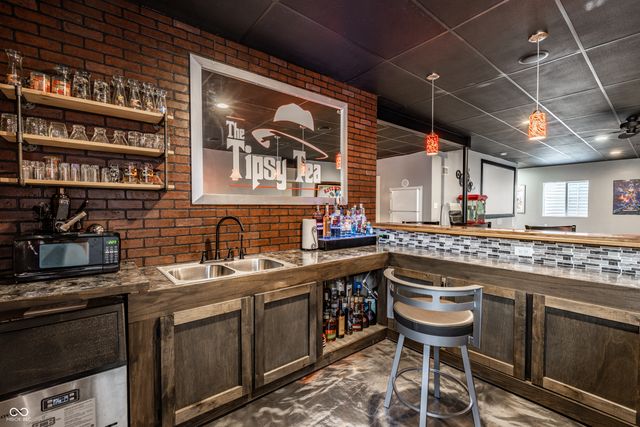 567 Amersham Court, Avon, IN 46123