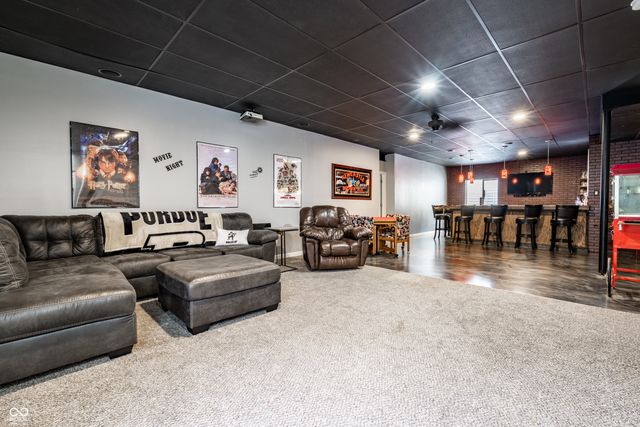 567 Amersham Court, Avon, IN 46123