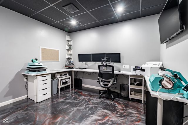 567 Amersham Court, Avon, IN 46123