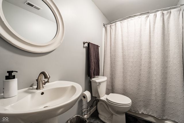 567 Amersham Court, Avon, IN 46123