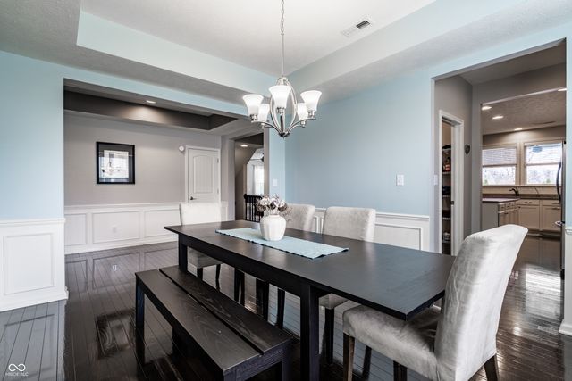 567 Amersham Court, Avon, IN 46123