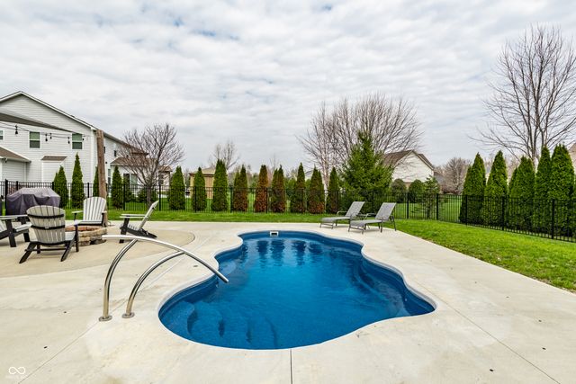 567 Amersham Court, Avon, IN 46123