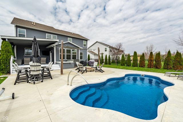 567 Amersham Court, Avon, IN 46123