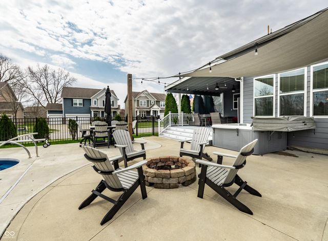 567 Amersham Court, Avon, IN 46123