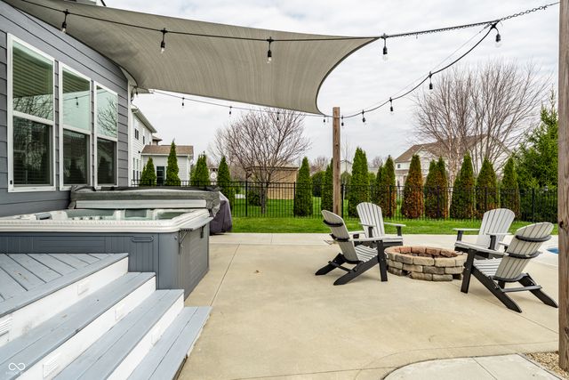 567 Amersham Court, Avon, IN 46123