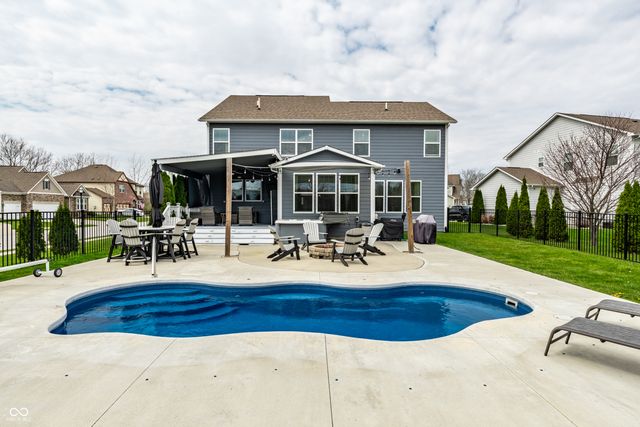 567 Amersham Court, Avon, IN 46123