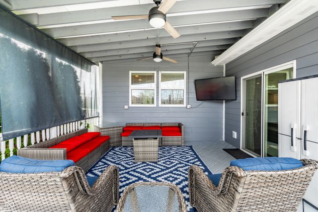 567 Amersham Court, Avon, IN 46123