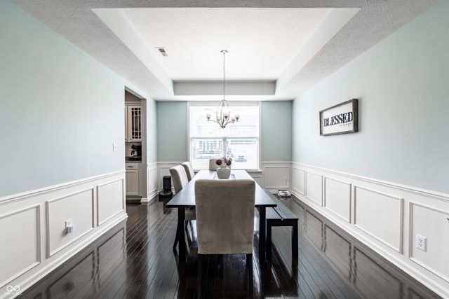 567 Amersham Court, Avon, IN 46123