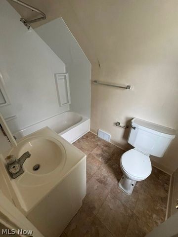 1068 S Belvoir Boulevard, South Euclid, OH 44121