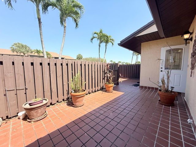 809 Sky Pine Way F, Greenacres, FL 33415