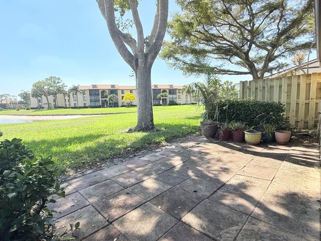 809 Sky Pine Way F, Greenacres, FL 33415