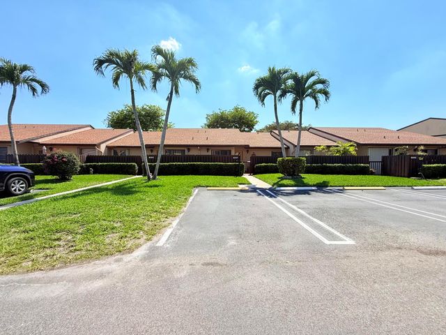 809 Sky Pine Way F, Greenacres, FL 33415