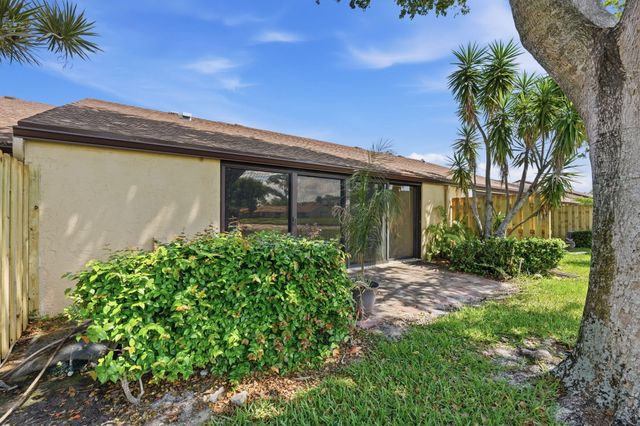 809 Sky Pine Way F, Greenacres, FL 33415