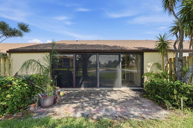 809 Sky Pine Way F, Greenacres, FL 33415