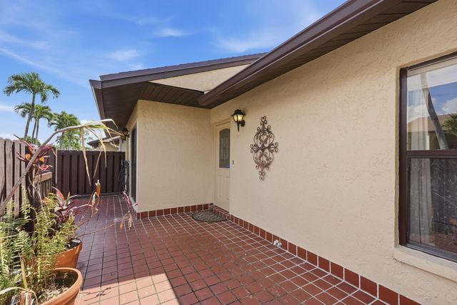 809 Sky Pine Way F, Greenacres, FL 33415