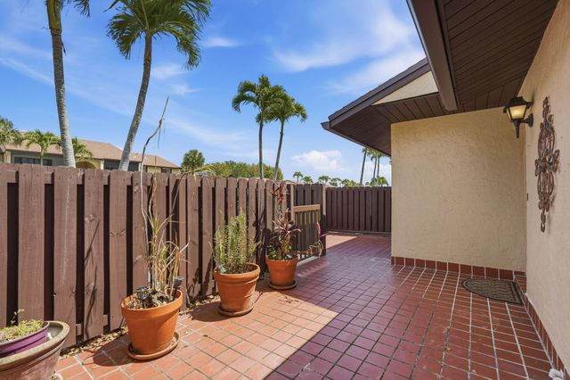 809 Sky Pine Way F, Greenacres, FL 33415