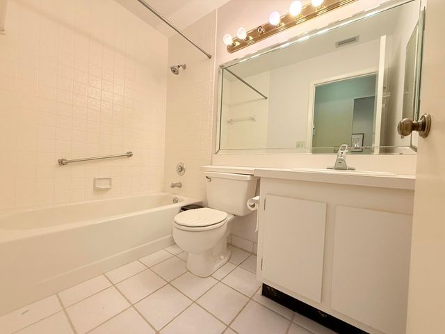 809 Sky Pine Way F, Greenacres, FL 33415