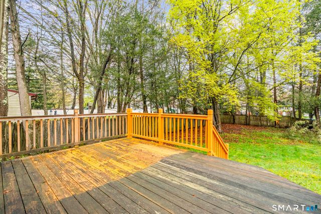537 George Washington Road, Enfield, CT 06082