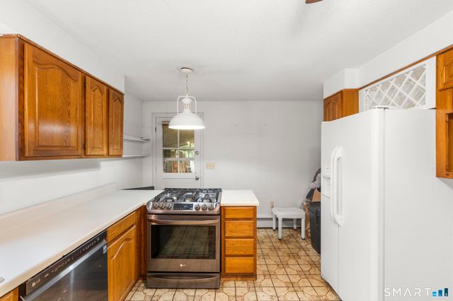 537 George Washington Road, Enfield, CT 06082