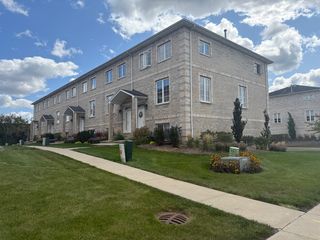 183 N EAST RIVER Road C1, Des Plaines, IL 60016