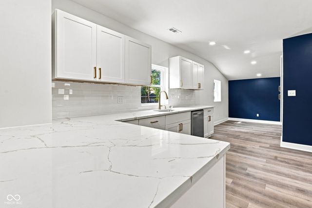 208 N Tacoma Avenue, Indianapolis, IN 46201