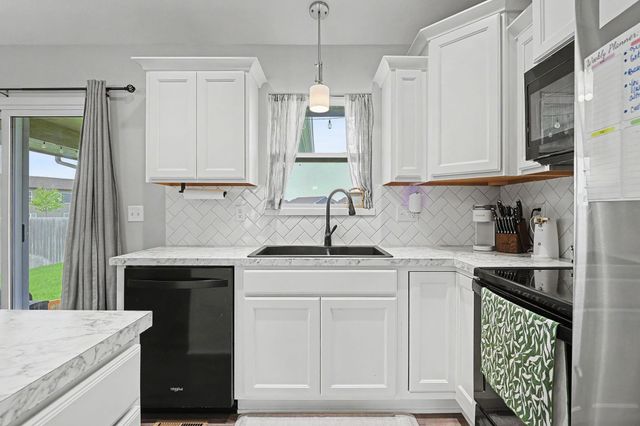 881 N Cloverleaf, Goddard, KS 67052