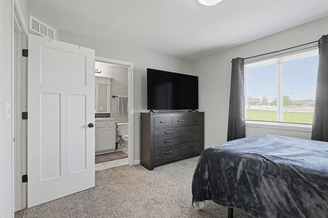 881 N Cloverleaf, Goddard, KS 67052