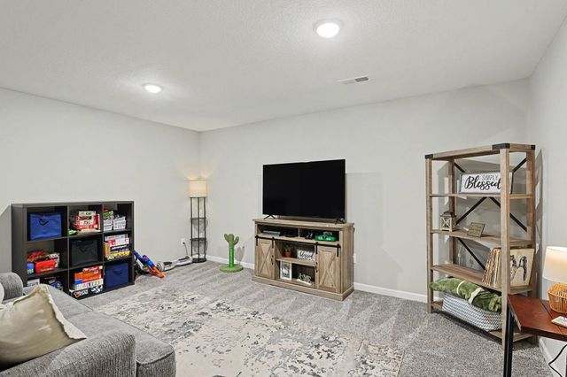 881 N Cloverleaf, Goddard, KS 67052