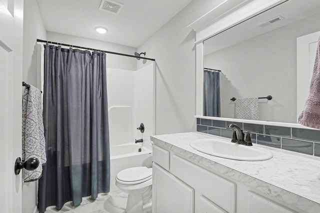 881 N Cloverleaf, Goddard, KS 67052