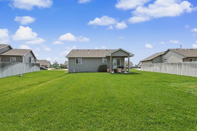 881 N Cloverleaf, Goddard, KS 67052