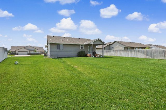 881 N Cloverleaf, Goddard, KS 67052