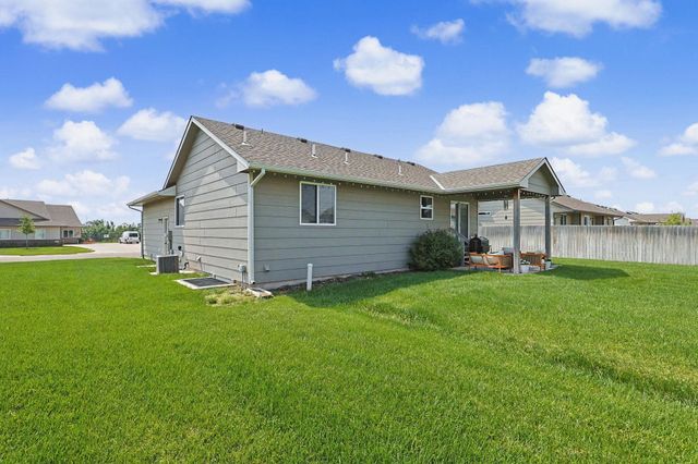 881 N Cloverleaf, Goddard, KS 67052
