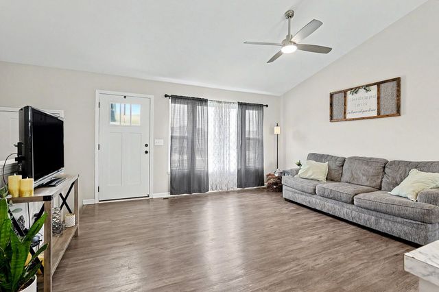 881 N Cloverleaf, Goddard, KS 67052