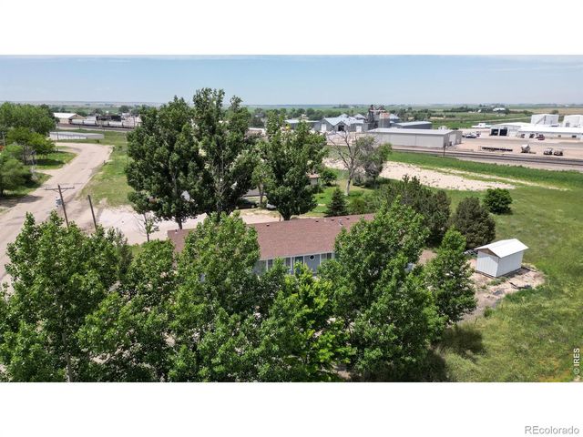 407 E Corona Avenue, Wiggins, CO 80654