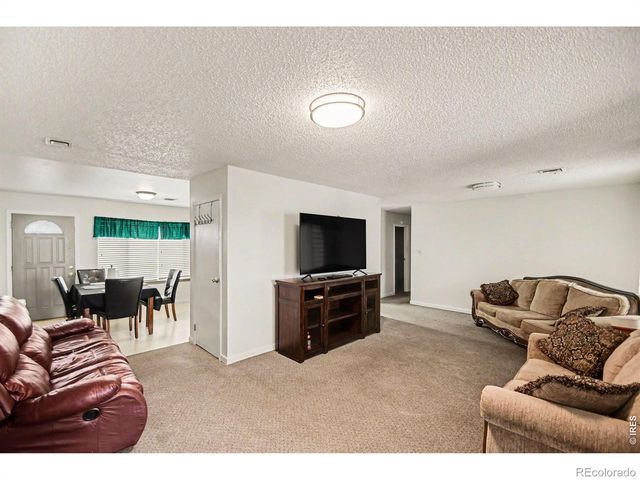 407 E Corona Avenue, Wiggins, CO 80654