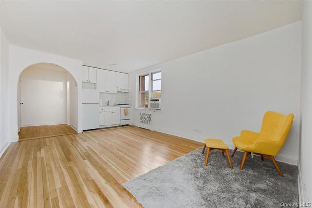 5645 Netherland Avenue 2F, Bronx, NY 10471