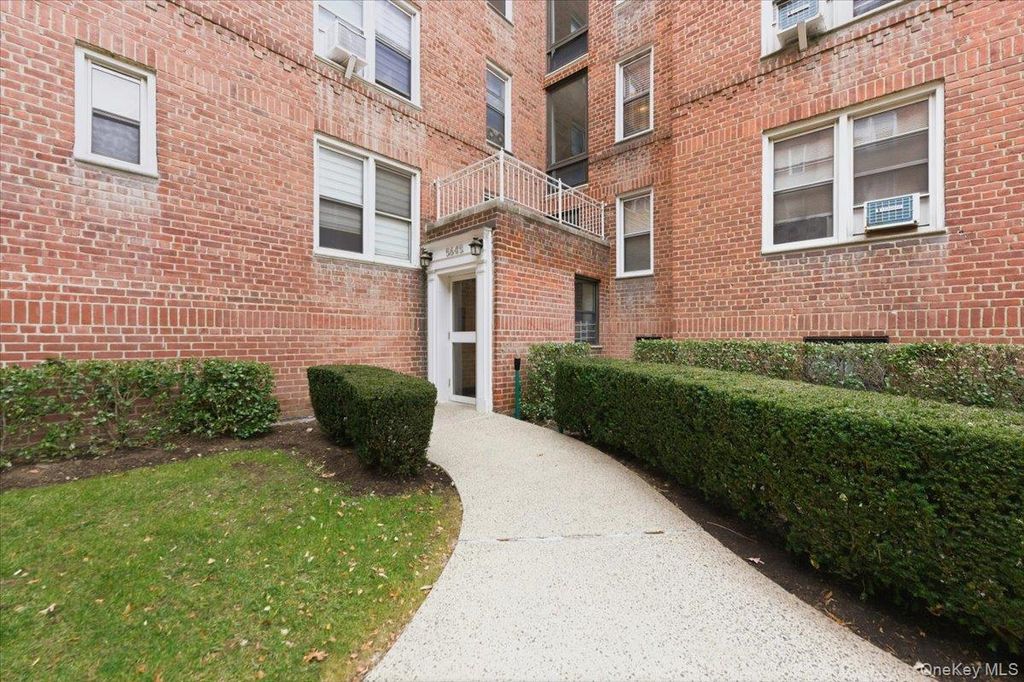5645 Netherland Avenue 2F, Bronx, NY 10471
