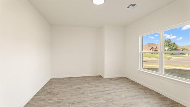 12800 NW 6th Street, Yukon, OK 73099