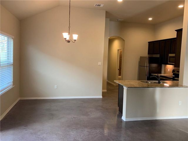 379 JOANNE LOOP B, Buda, TX 78610