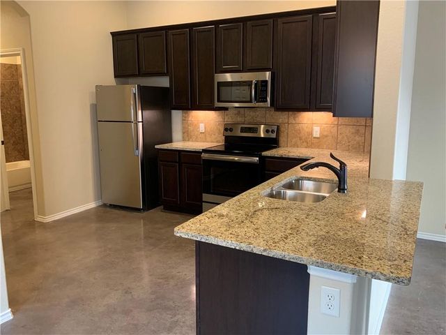 379 JOANNE LOOP B, Buda, TX 78610