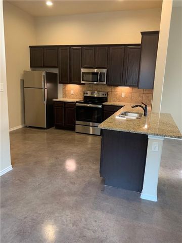 379 JOANNE LOOP B, Buda, TX 78610