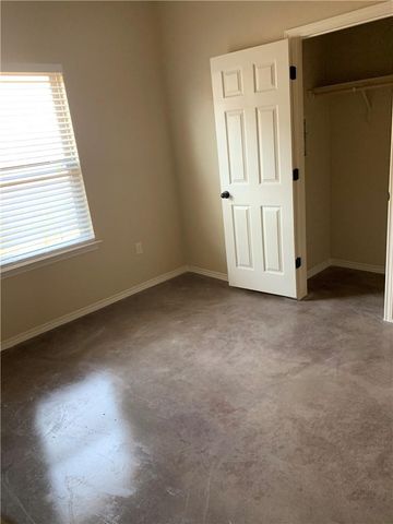 379 JOANNE LOOP B, Buda, TX 78610