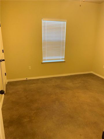 379 JOANNE LOOP B, Buda, TX 78610