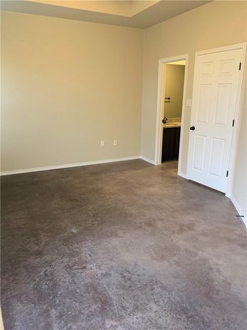 379 JOANNE LOOP B, Buda, TX 78610