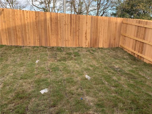 379 JOANNE LOOP B, Buda, TX 78610