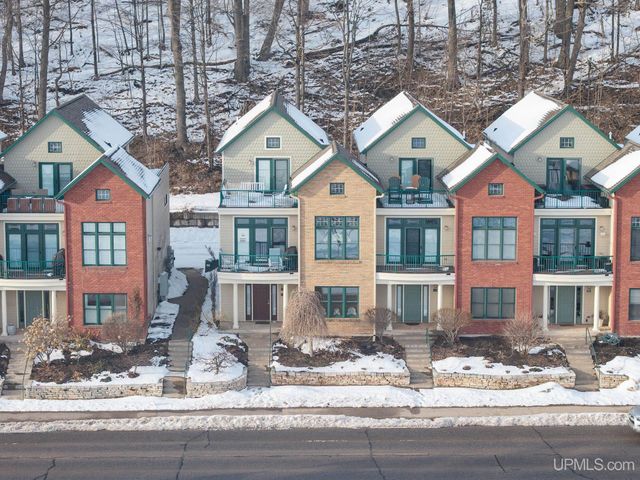 233 N Lakeshore Boulevard, Marquette, MI 49855
