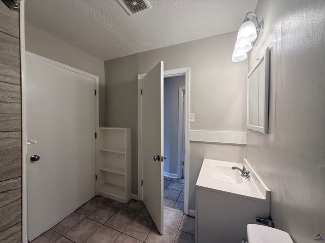 127 Kirkwood Circle, Warner Robins, GA 31088