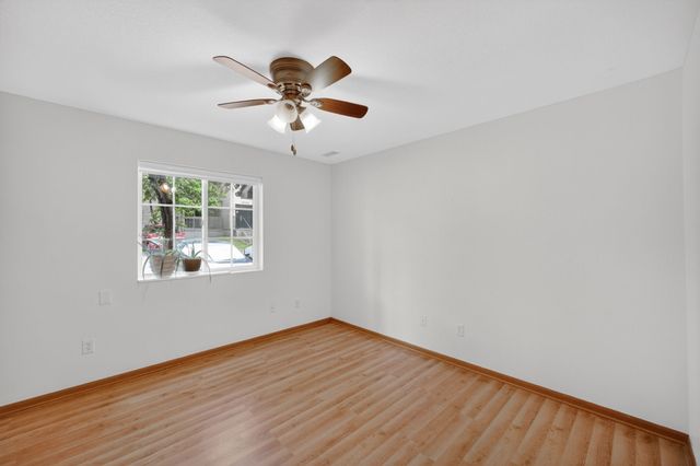 10111 Sutton Drive 1, Urbandale, IA 50322