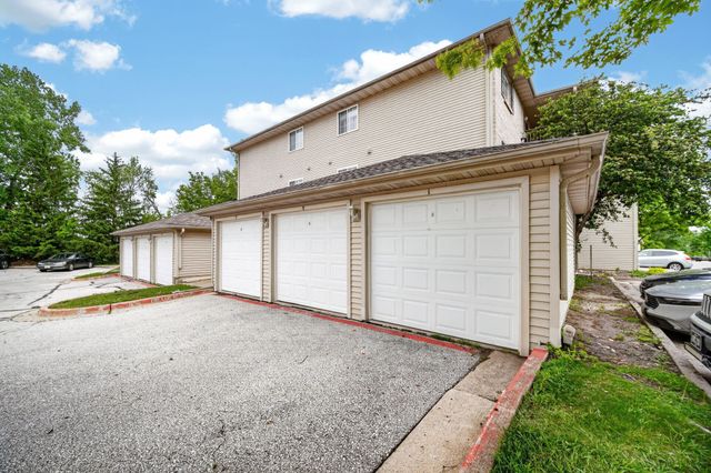 10111 Sutton Drive 1, Urbandale, IA 50322