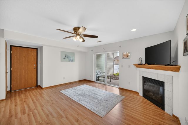 10111 Sutton Drive 1, Urbandale, IA 50322